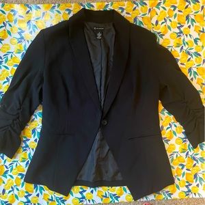 Black quarter sleeve blazer